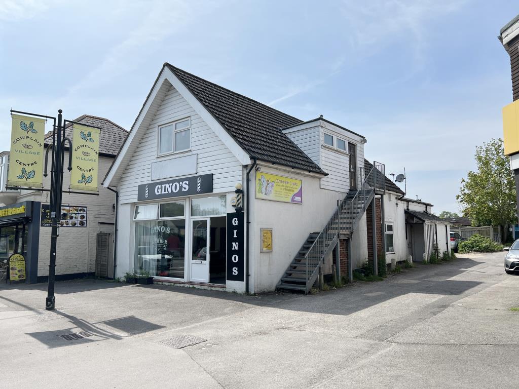 Lot: 3 - FREEHOLD COMMERCIAL INVESTMENT WITH RESIDENTIAL CONVERSION POTENTIAL - Commercial investment on main road with stairs leading to first floor